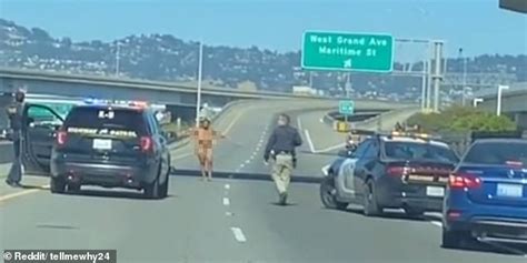 naked woman shooting on highway|Naked California woman arrested near San Francisco Bay Bridge。